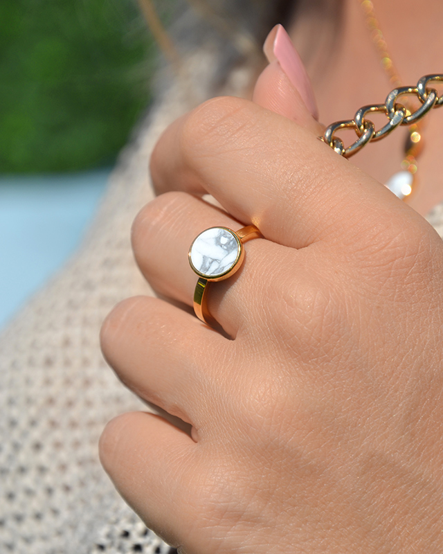 Lifestyle Ring  weiße Howlite Levola