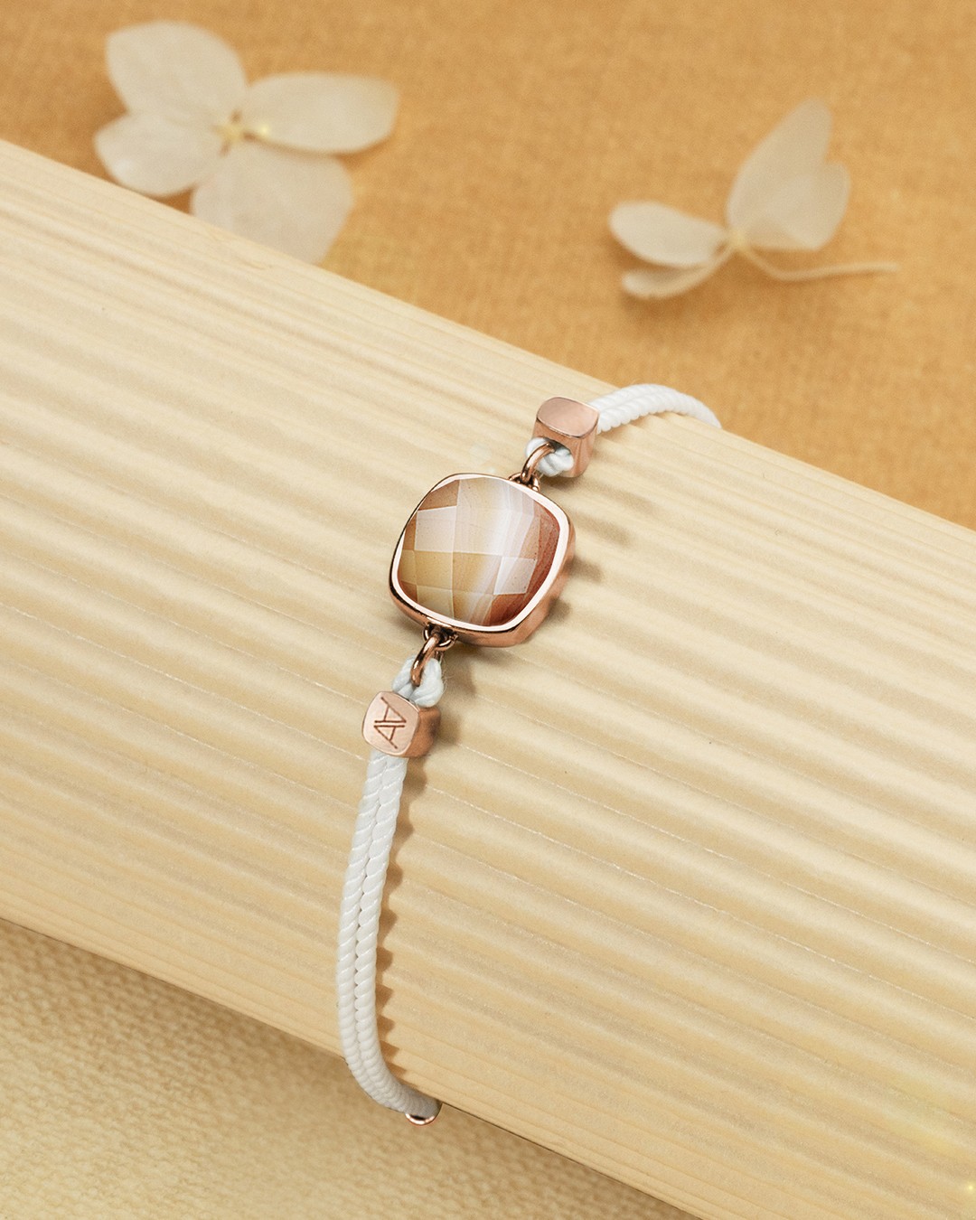 Packshot Armband Botswana-Achat  Avellinetta Claro
