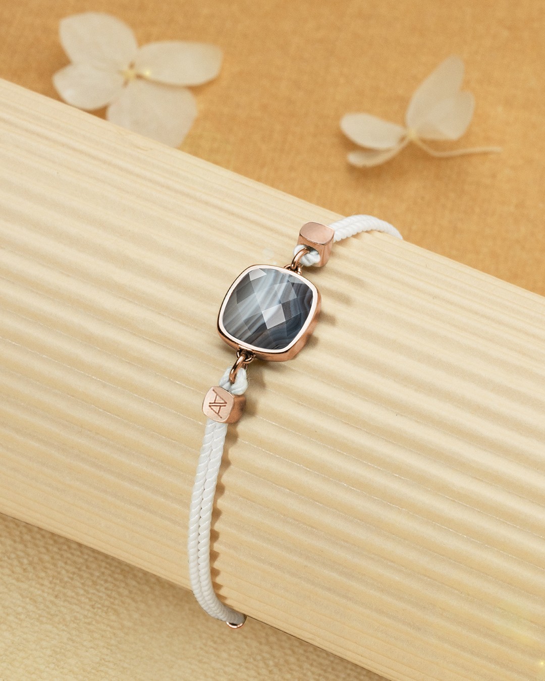 Packshot Armband Botswana-Achat  Avellinetta Claro