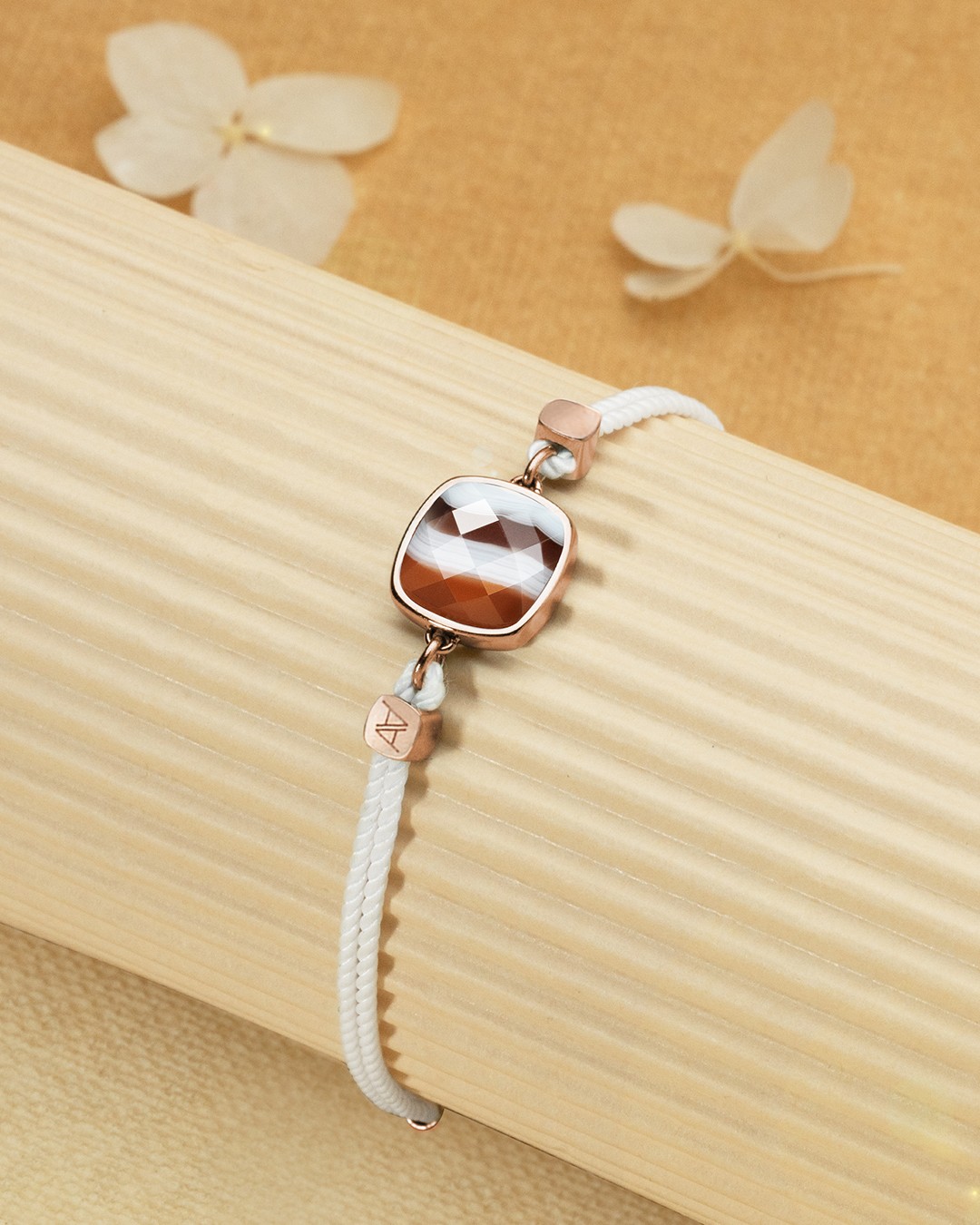Packshot Armband Botswana-Achat  Avellinetta Claro