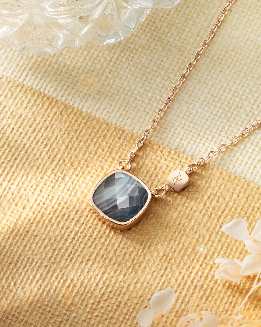 Packshot Anhänger Botswana-Achat  Avellinia Claro