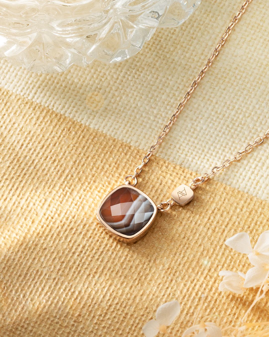 Packshot Anhänger Botswana-Achat  Avellinia Claro