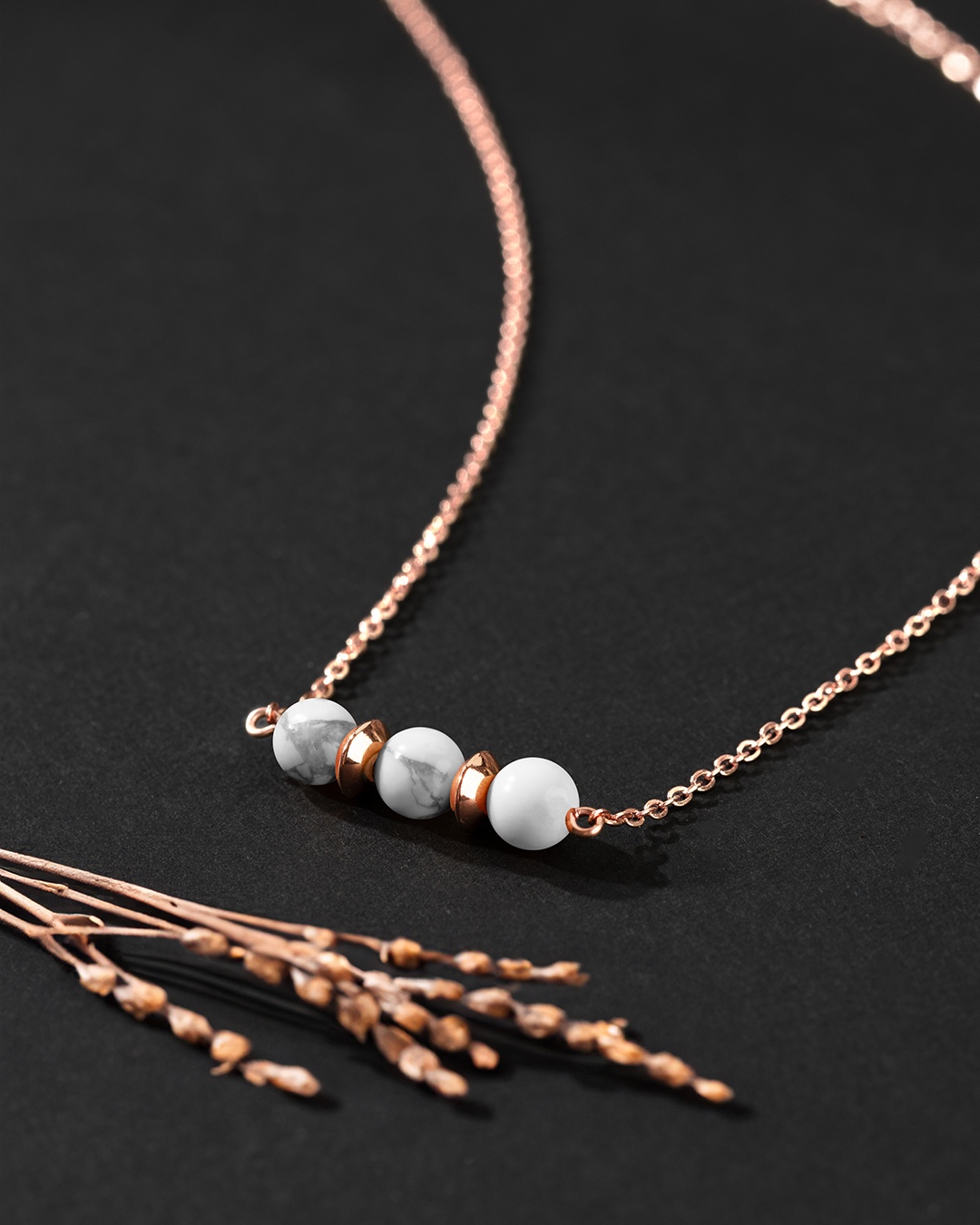 Packshot Anhänger Howlith Alcamina