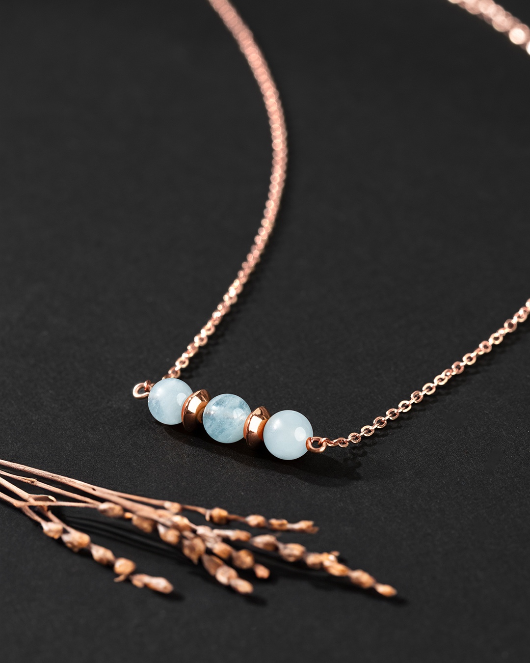 Packshot Anhänger Aquamarin Caprina