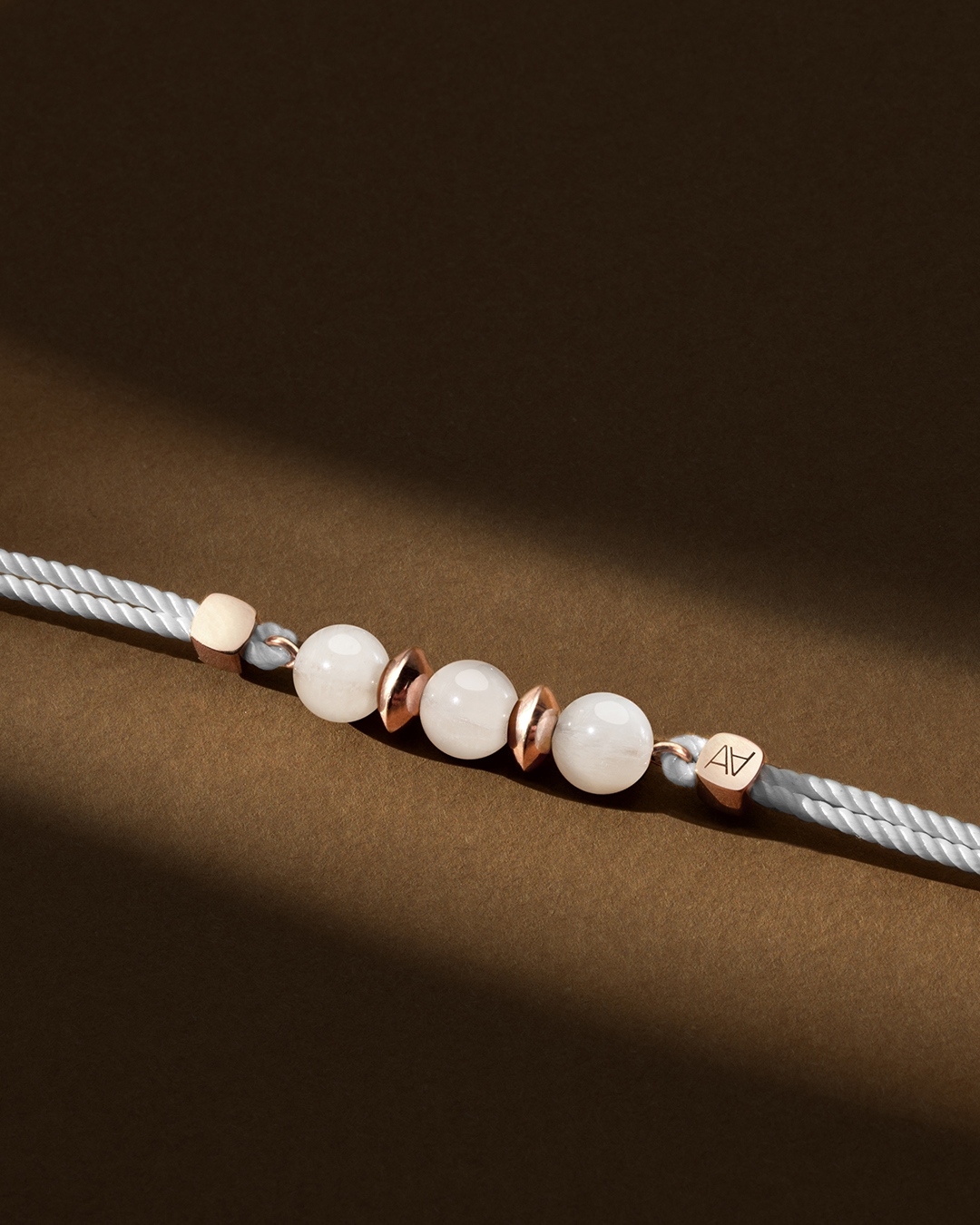 Packshot Armband Mondstein Millazeto
